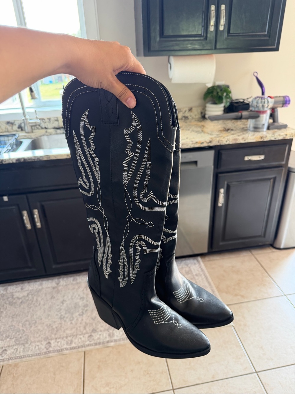 Cowboy boots - Picture 2 of 2